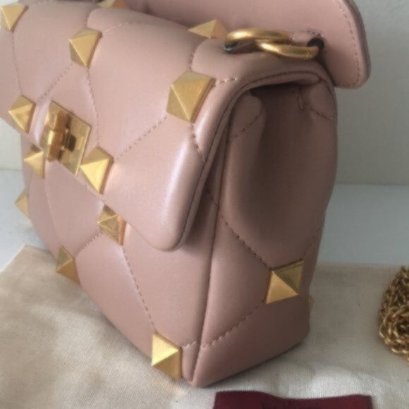 Valentino Garavani Roman Stud Small Lambskin Shoulder Leather Bag Rose Cannelle - Picture 15 of 16